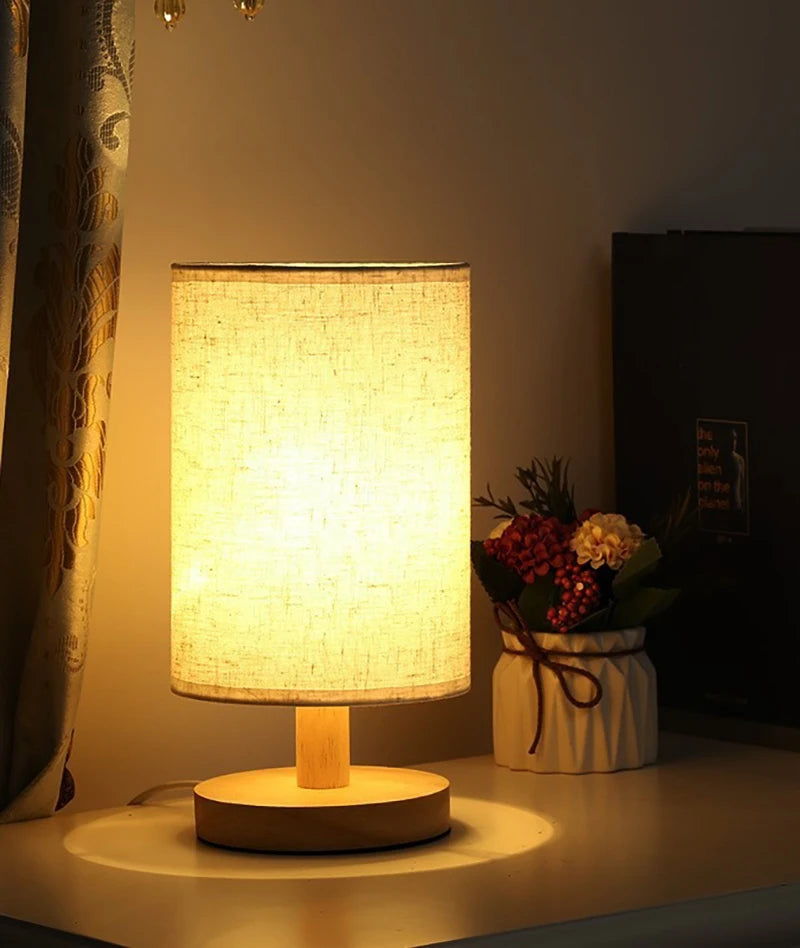 Luminária de Mesa com Base de Bambu e Cúpula de Linho - foto 8 - Bedance