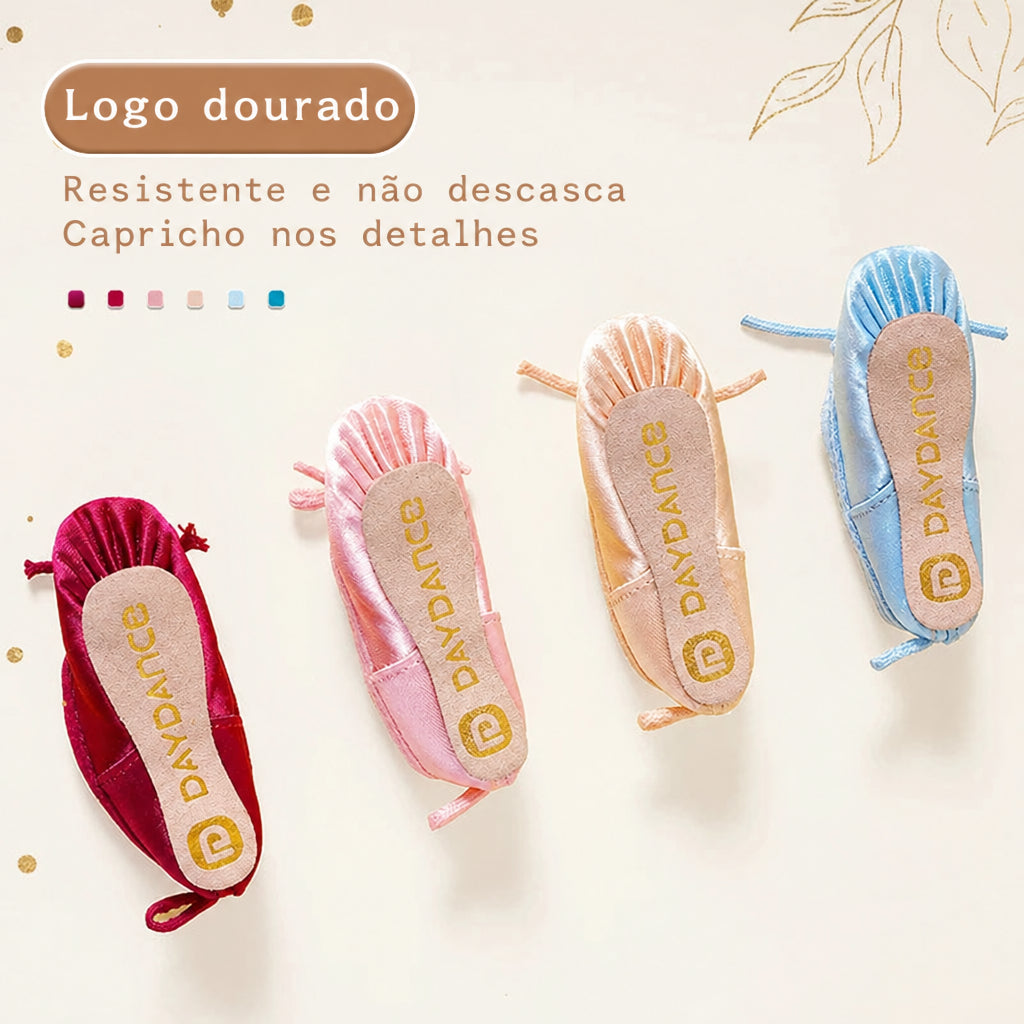Chaveiro Mini Sapatilha de Ponta em Cetim - foto 4 - Bedance