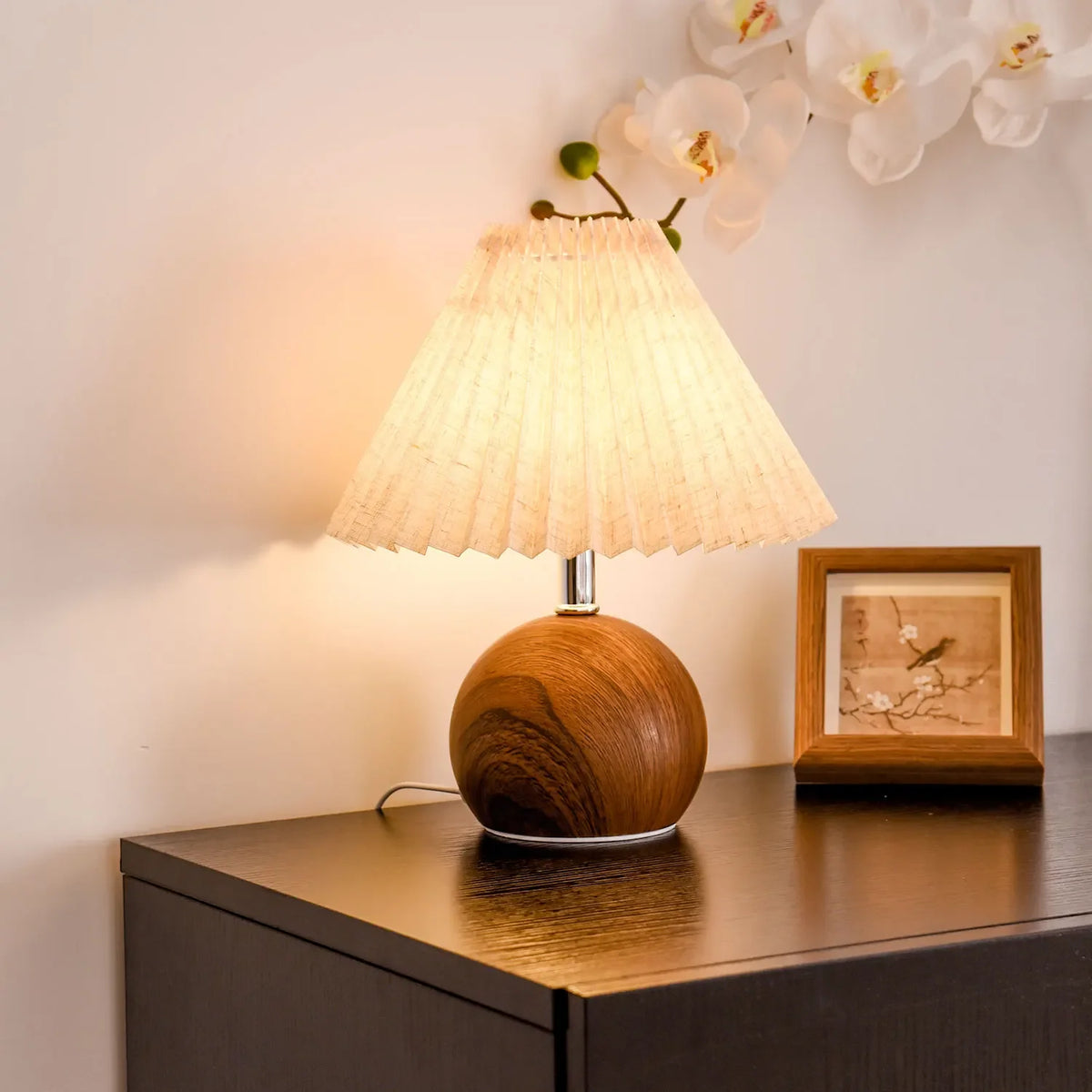 Luminária de Mesa Plissada com 3 Tons de Luz - Bedance